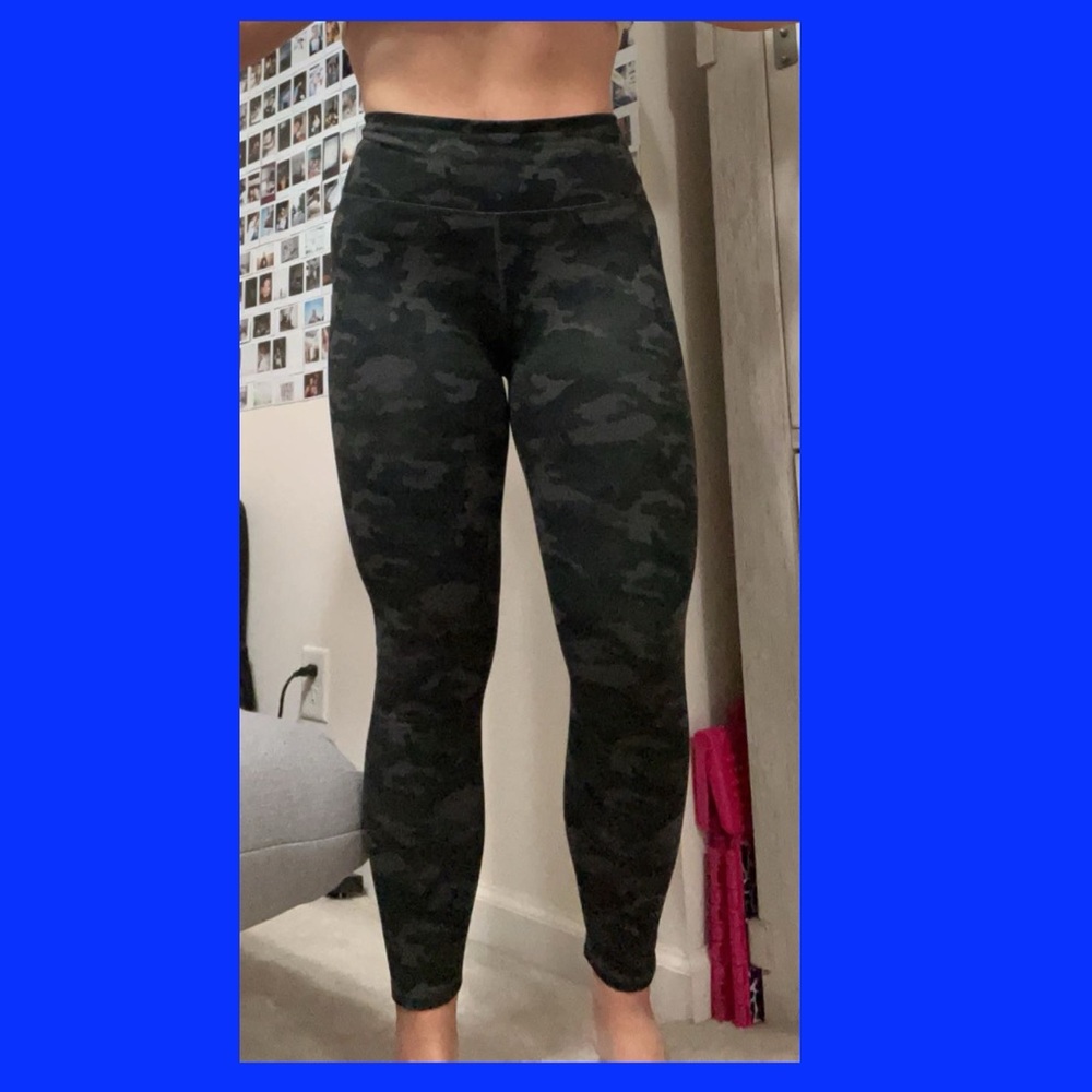 Camo Fabletics Powerhold 7/8 crop